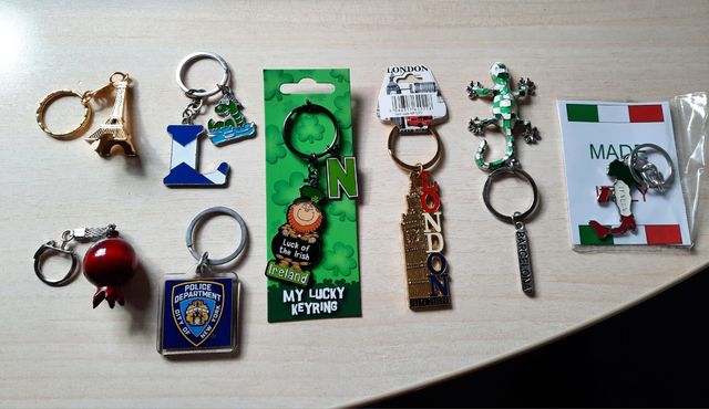 Lote de 8 llaveros de colección.