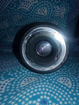 Cámara Nikon D3200 con objetivo Sigma