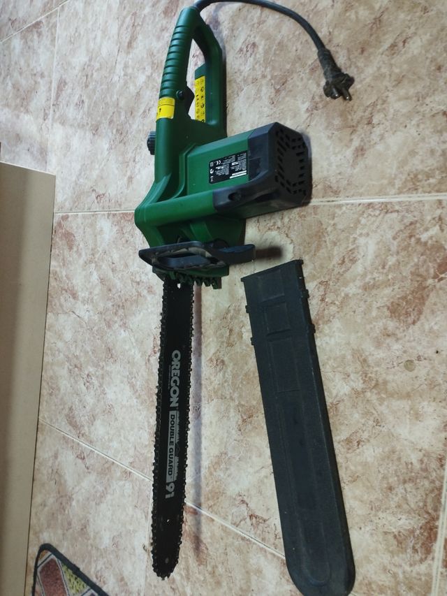 Motosierra eléctrica 2000W