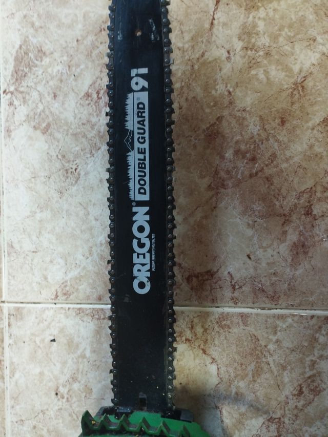 Motosierra eléctrica 2000W