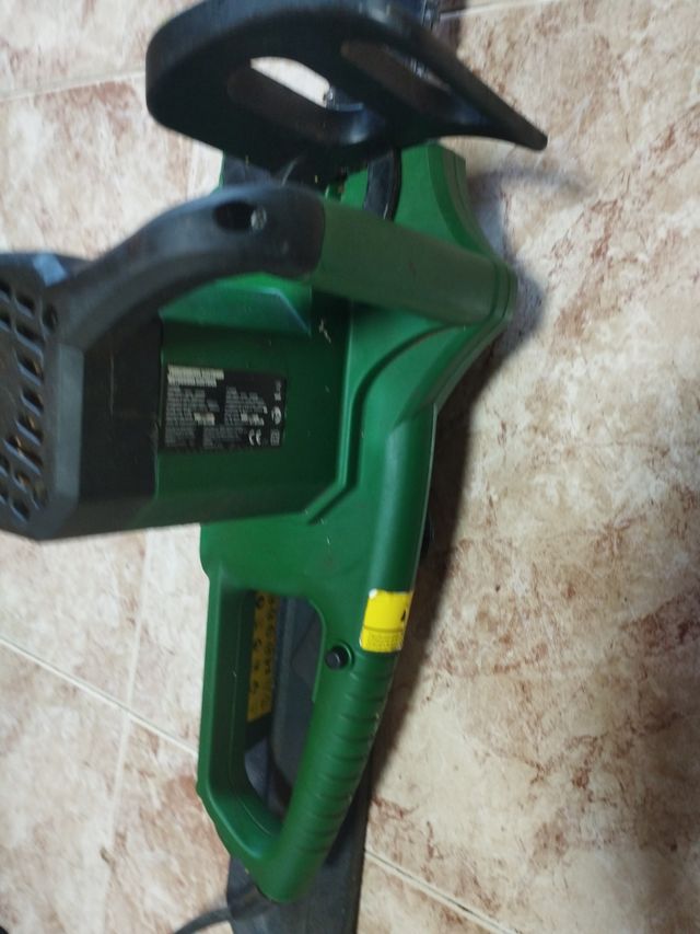 Motosierra eléctrica 2000W