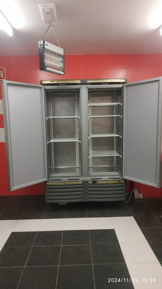 Cafetería equipada para trabajar