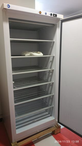 Cafetería equipada para trabajar