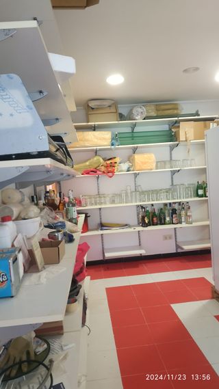 Cafetería equipada para trabajar