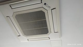 Cafetería equipada para trabajar