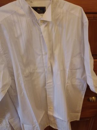 Camisa blanca de gala