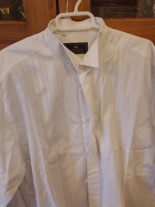 Camisa blanca de gala