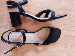 Sandalias negras tacón bajo 37