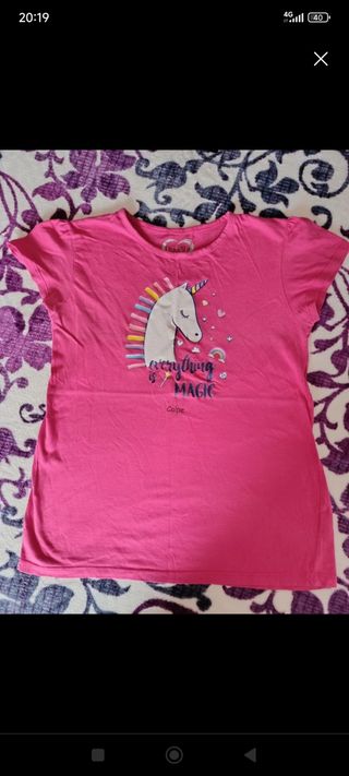 Ropa variada: pantalones , shorts, camisetas