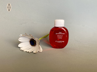 Miniatura fragancia EAU DYNAMISANTE, de Clarins