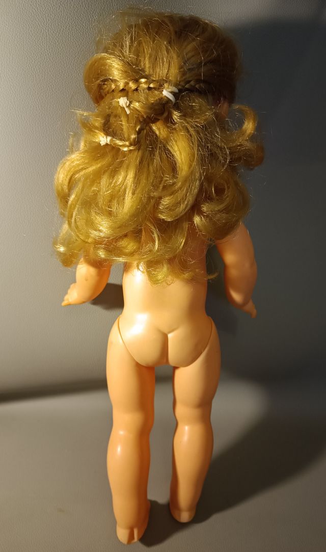 Muñeca Violeta de Famosa años 70