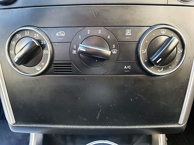 MB 200 CDI, Automático, llanta 17", espejos abatib