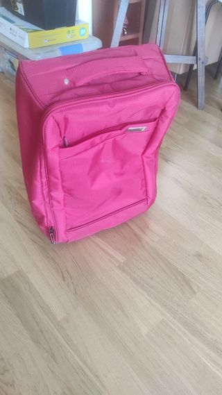 MALETA INFANTIL VIAJE COLOR ROJO
Marca MALETING