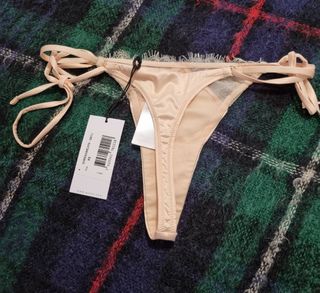 Tanga Guess beige talla XS