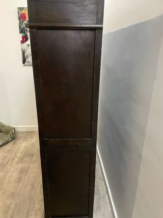 Aparador de madera antiguo