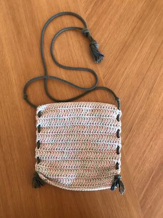 Bolsito de ganchillo hecho a mano