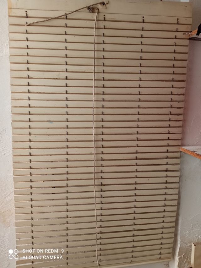 Persianas de plástico.