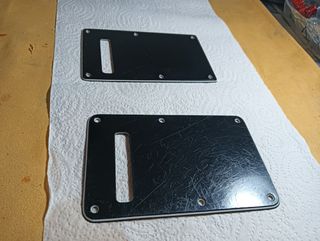 Tapas trémolo Fender (2) negra y blanca !!