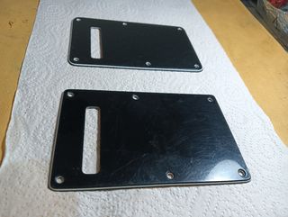 Tapas trémolo Fender (2) negra y blanca !!