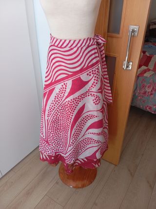 Falda y blusa muy originales XL