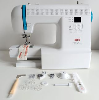 Máquina coser Alfa Next100
