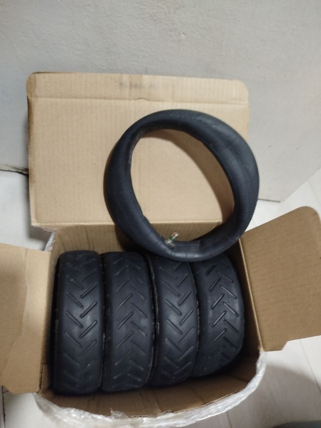 4 Ruedas Xiaomi + 1 cámara