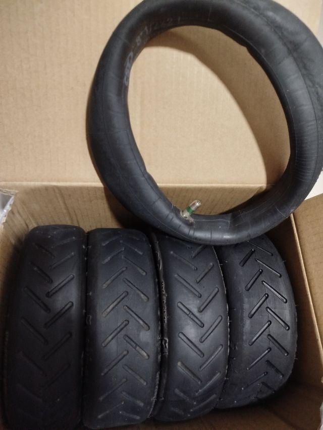 4 Ruedas Xiaomi + 1 cámara