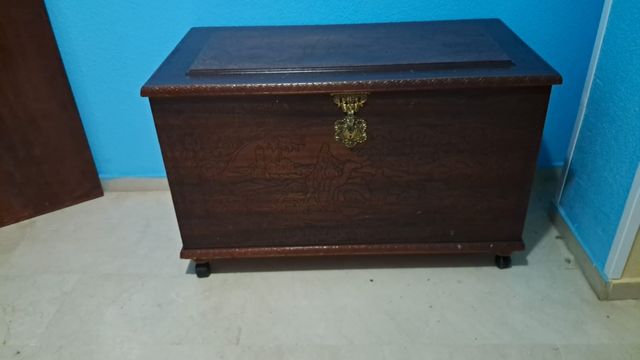 Baúl con ruedas vintage