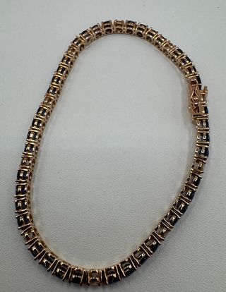 Pulsera de oro de 18 kt con zafiros y diamantes