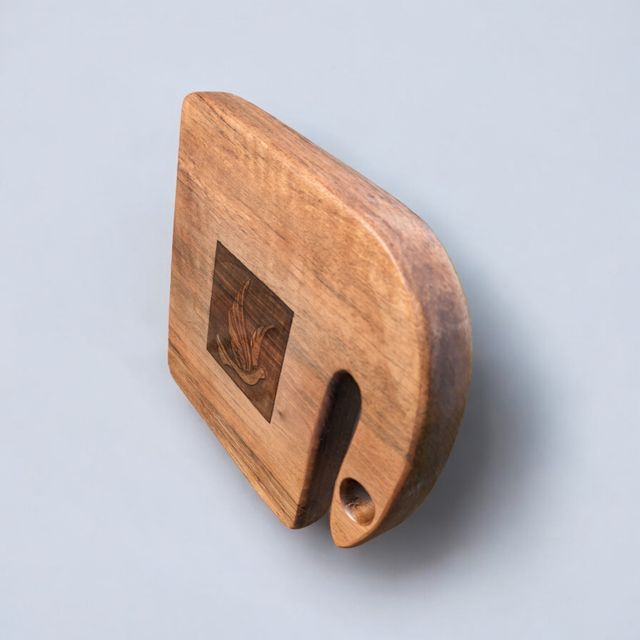 Vassoio in legno di noce 3d e resina