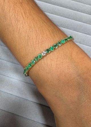 Pulsera de oro rosa de 18 kt con esmeraldas