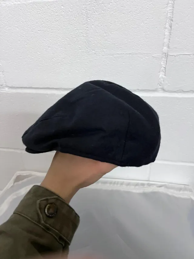 Gorra plana azul marino