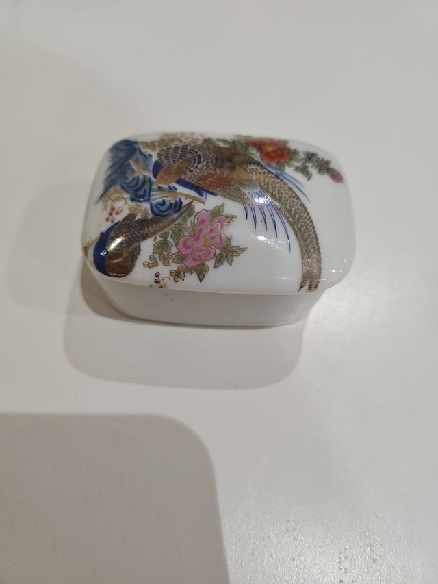 Jpyero de pprcelana japonés