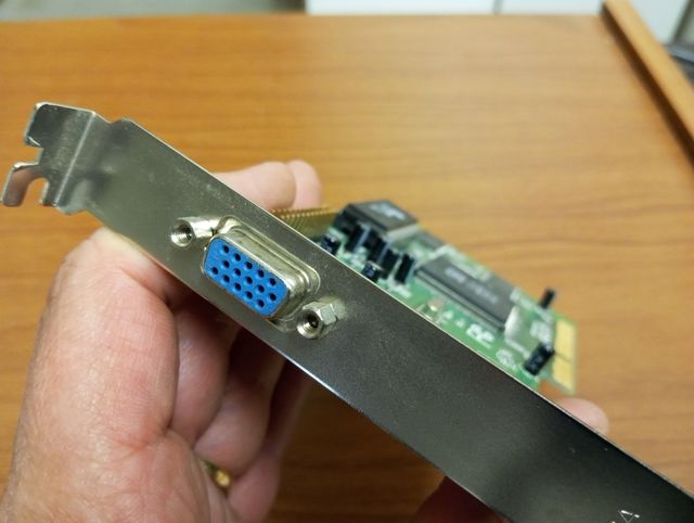 Tarjeta gráfica SiS 6326 8MB AGP