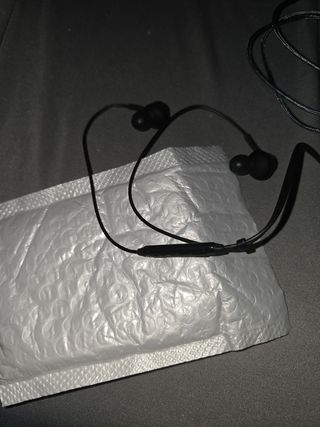 Auriculares intraurales negros