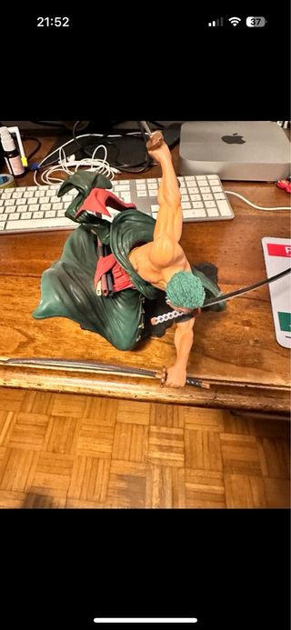 Action figure one piece zoro 3 spade
