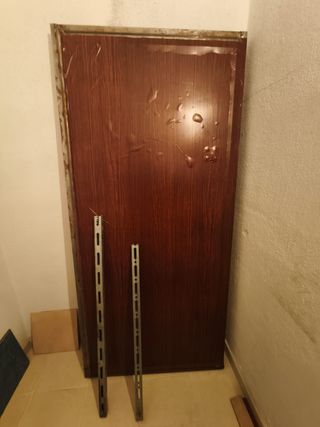 Puerta antiocupa con cerradura