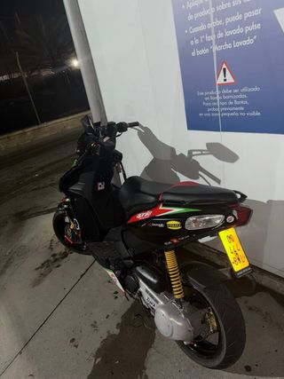 Aprilia SR 50 R - Motocicleta