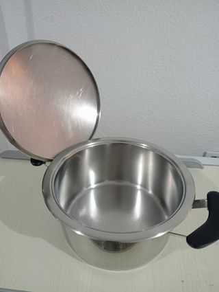 ,.OLLA AMC.3 LIT. DIA. 23 CM. ALTA 11 CM. 10 FOTOS