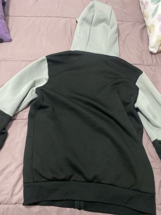 Chaquta nike negra y gris 