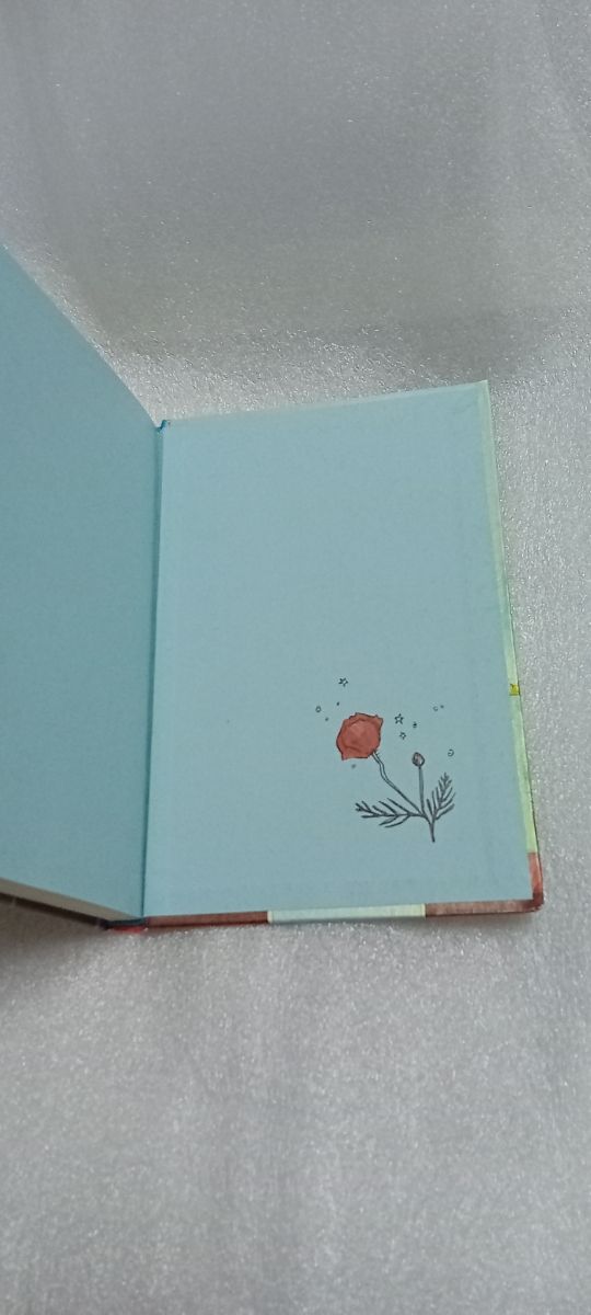 UNA SORPRESA DE COLOR BLAU CEL