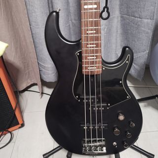 BAJO ELÉCTRICO YAMAHA BB734A