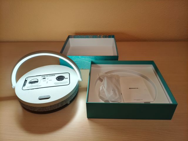 💡 Lampada a LED con altoparlante - NUOVA