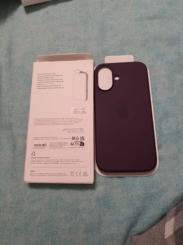 Fundas iPhone 16 Silicona Morada