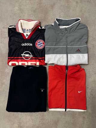 Ropa vintage por piezas