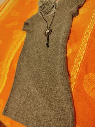 Abito maglione collo alto marrone