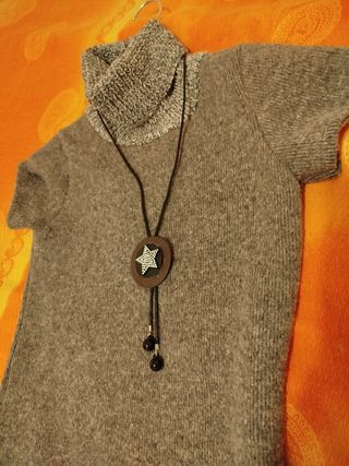 Abito maglione collo alto marrone