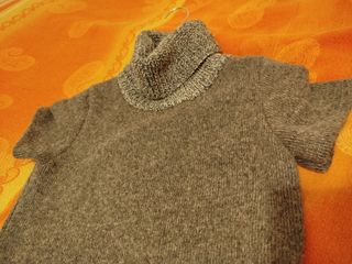 Abito maglione collo alto marrone