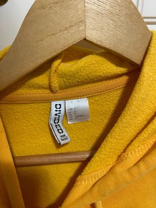 sudadera mostaza