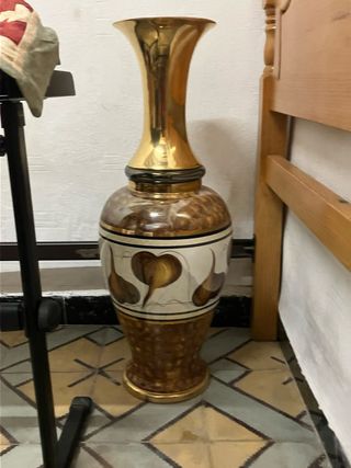 Jarrón cerámico grande dorado